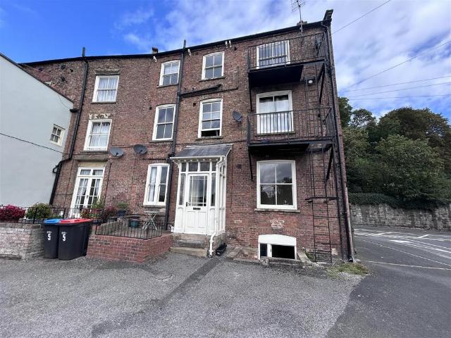 78 Castlegate, Malton YO17 2 bed apartment to rent £750 pcm £173 pw