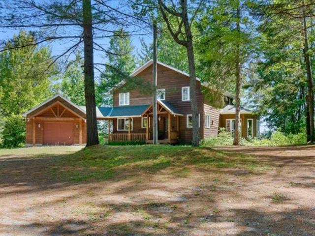 78 Ch. Old Bridge, Otter Lake, QC, J0X 2P0 house for sale | Listing ID 15780 | Royal LePage