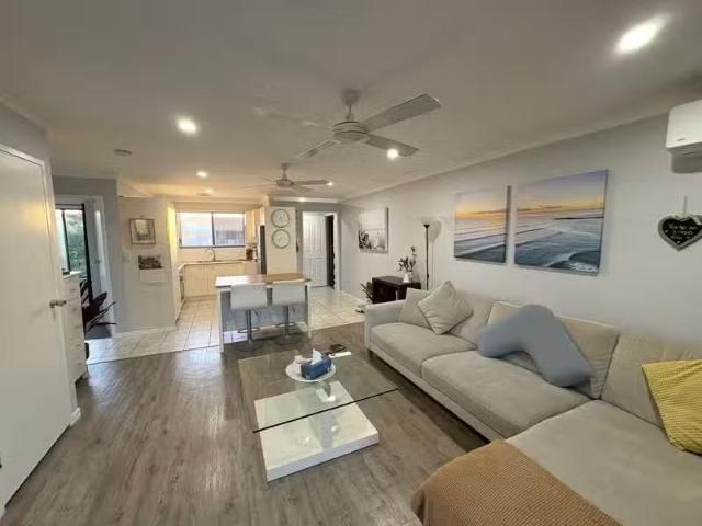 7/8 Christina Court, MERMAID WATERS, QLD 4218 Unit for Rent