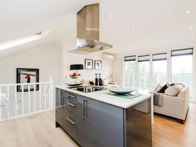 78 Grove Avenue, London, W7 3ES, United Kingdom | 2 bed apartment for rent #138775256 | Rentberry
