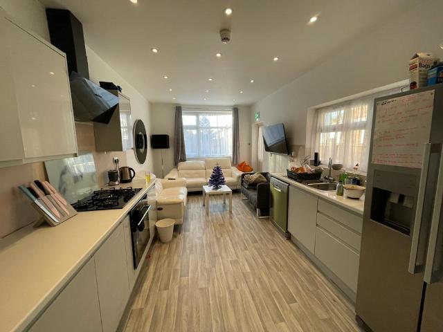 78 Kingswood Road, Manchester, M14 6SA, United Kingdom | 7 bed townhouse for rent #16539026 | Rentberry