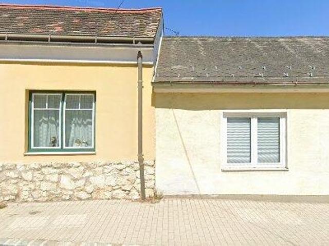 78 m2 apartment for rent in Großrußbach