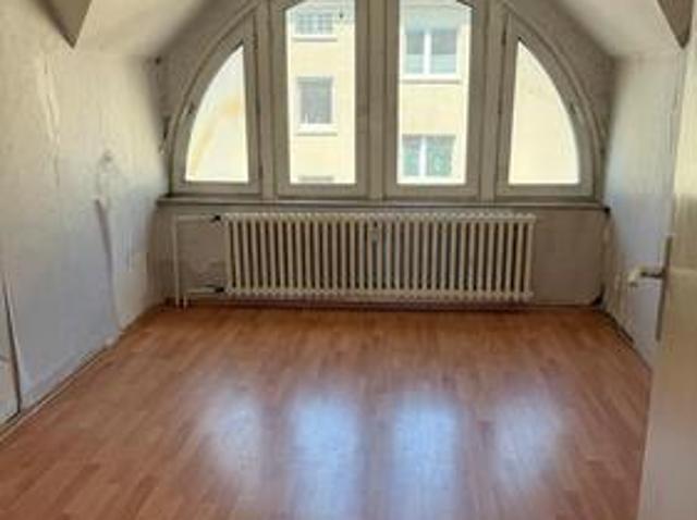 78 m2 Dachgeschoss Wohnung zur selbst Gestaltung
