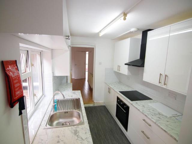 78 New Street, CV31 1HL 4 bed terraced house to rent £2,100 pcm £485 pw