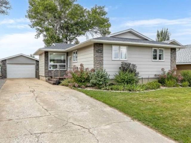 78 Seven Persons Crescent Sw, Medicine Hat, AB, T1B 2A6 house for sale | Listing ID A2348 | Royal LePage
