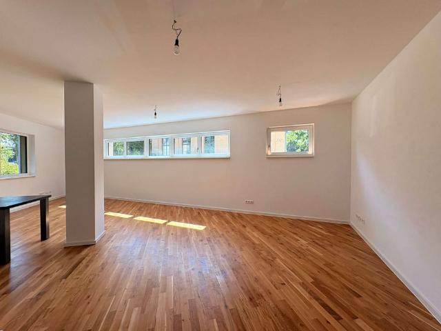78m² Neubauwohnung mit Einbauküche, Parkettboden und Rollos!