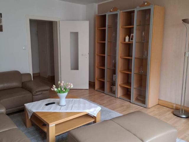 78QM Wohnung 2 Schlafzimmer, Balkon, Badezimme mit Wanne
