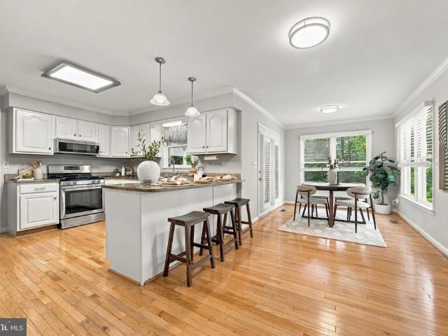 7907 Commodore Court