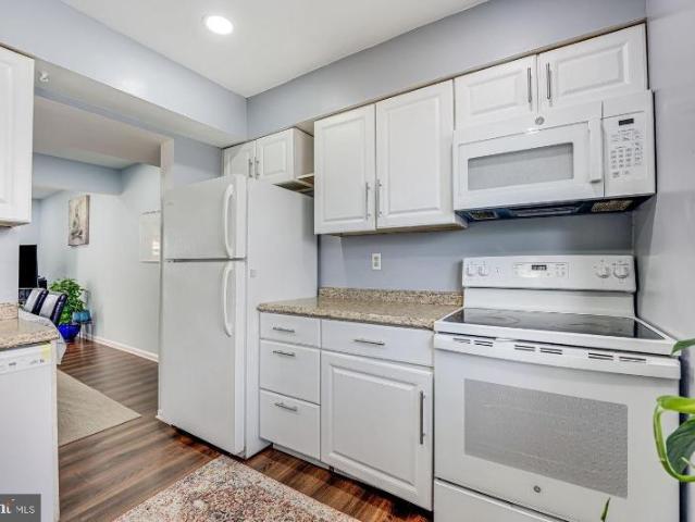 7908 Sharpsburg Court