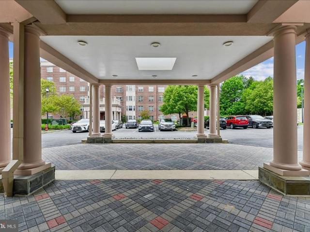 7902 Brynmor Court # 101