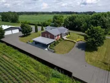 790 Boul. Lemire O. Drummondville, QC, J2B 8A9 hobby farm fo.