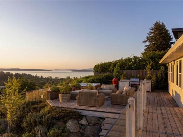 790 Del Monte Pl, Saanich, BC, V8Y 2W3 house for sale | Listing ID 1033 | Royal LePage