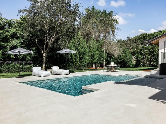 7910 Los Pinos Cir, Coral Gables, FL 33143 | MLS #A11909