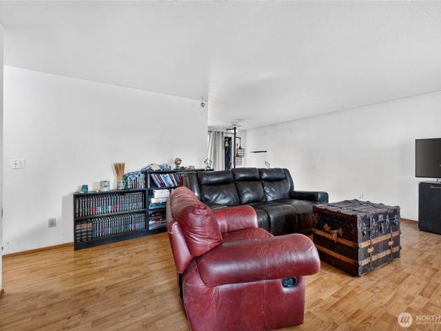 7911 Steamboat Island Road NW