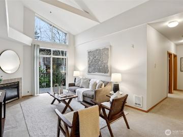 7912 th Avenue NE # 304