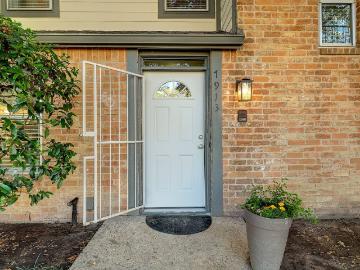 7913 Ellinger Ln, Houston, TX 77040 | MLS #55874