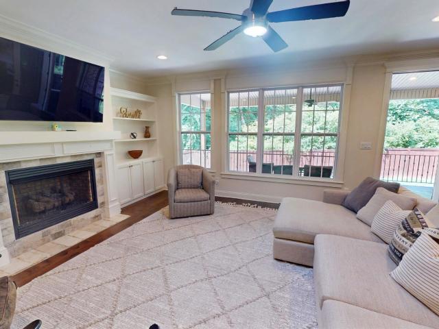 7913 Yellow Jasmine Lane