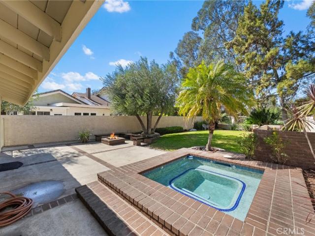7925 E Horseshoe Trail