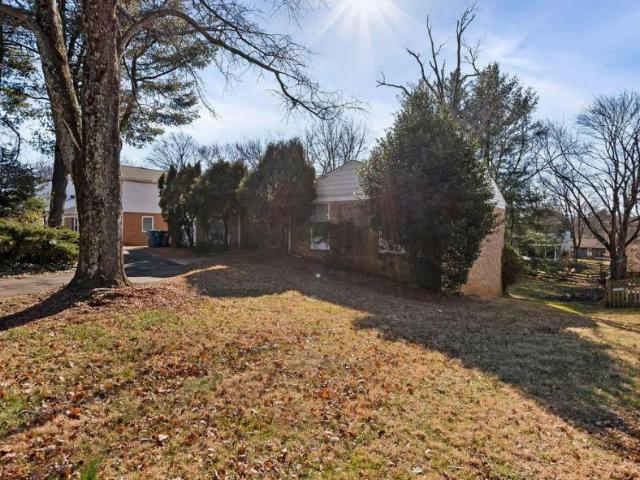 7923 Lewinsville