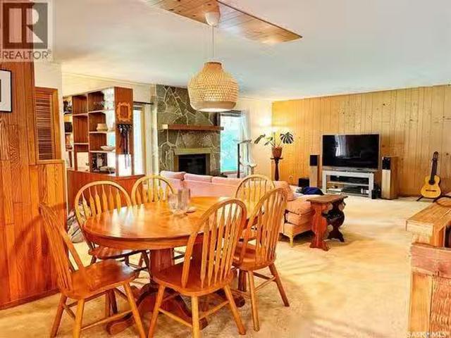 792 3Rd Street E, Shaunavon, SK, S0N 0C4 house for sale Lis.
