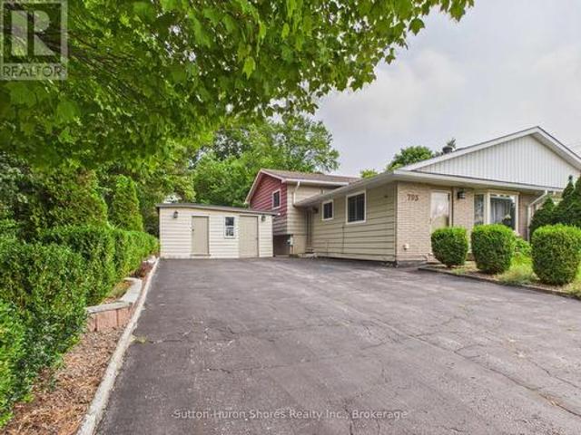 793 Ruby Street, Saugeen Shores, ON, N0H 2C4 house for sale | Listing ID X13674 | Royal LePage