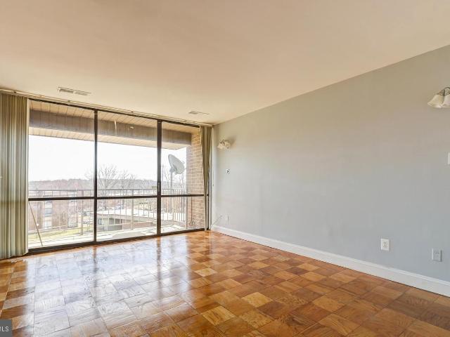 7957 Riggs Rd, Unit 12, Hyattsville, MD 20783 | MLS #MDPG2191