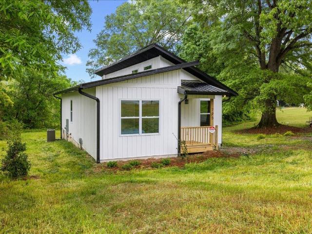 795 Lakeside Avenue