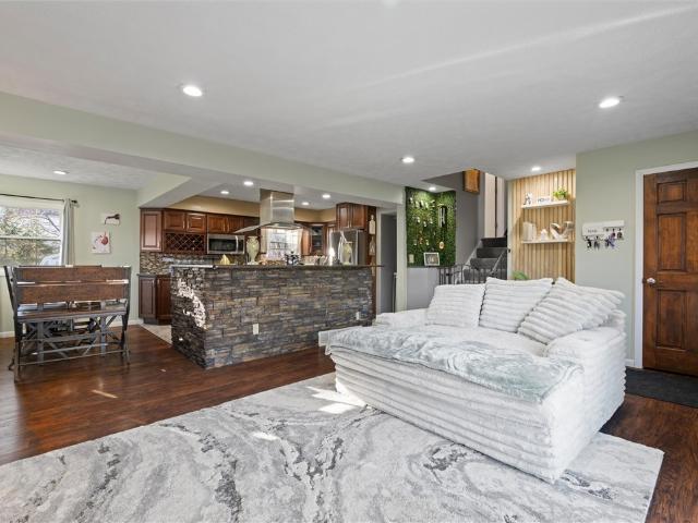 795 Robertson Rd