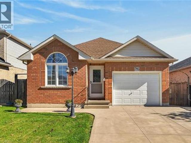 795 Tenth Avenue, Hamilton, ON, L8T 2G4 house for sale | Listing ID 40863 | Royal LePage