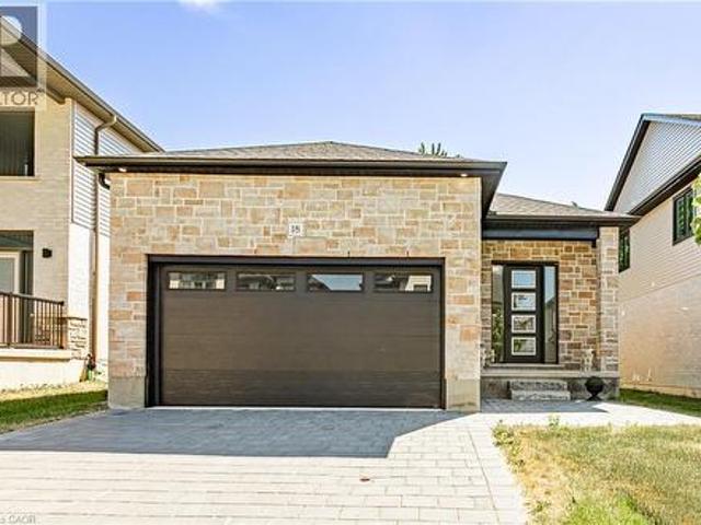 7966 Fallon Drive Unit# 18, Lucan Biddulph Twp, ON, N0M 1V0 house for sale | Listing ID 40857 | Royal LePage