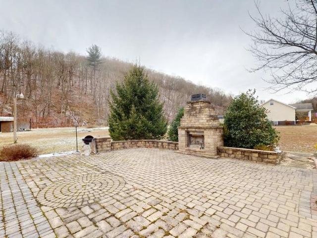 7986 Frankfort Highway
