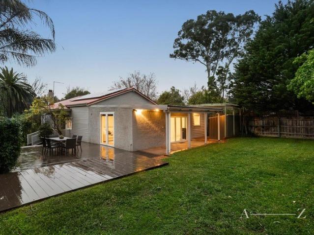 798sqm of garden charm surrounded by a cafe lifestyle