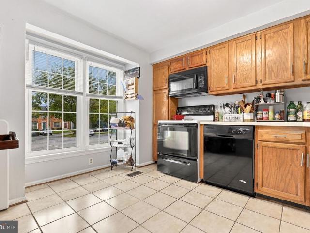 7992 Windsail Court