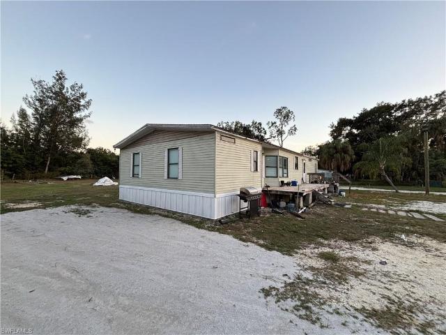 7993 Ebson Dr, North Fort Myers, FL 33917 | MLS #2026025