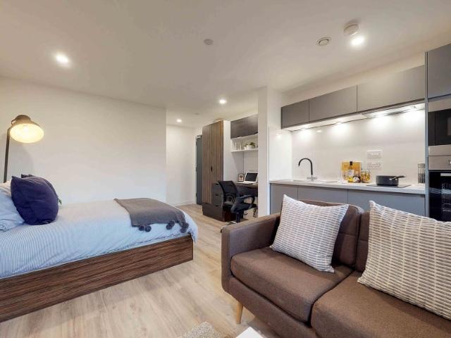 £799 Bills inc. Studio in Sheffield City Centre