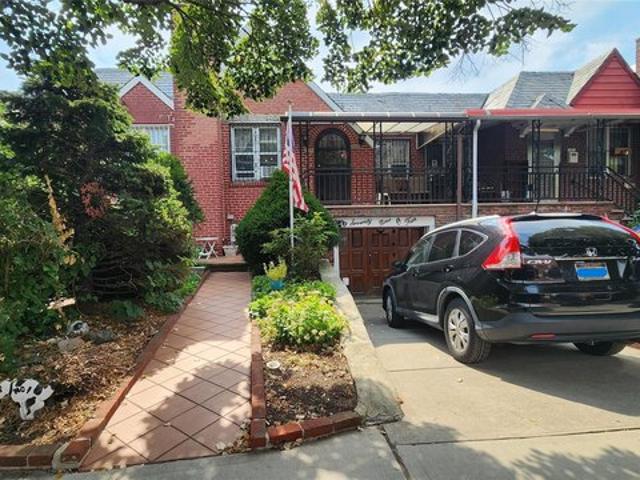 79 04 Kneeland Ave, Elmhurst, NY 11373