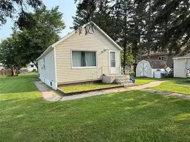 79 Thompson Street, Macgregor, MB, R0H 0R0 house for sale L.