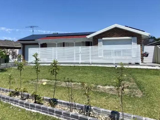 79 Welling Drive, Narellan Vale House for rent Listed by Leas.
