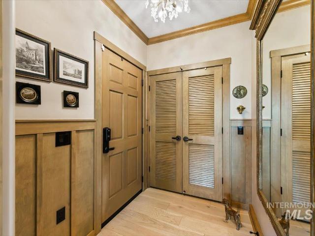 79 E Aikens Rd 304