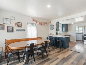 79 E 2nd St N