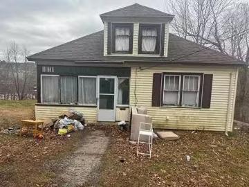 79 Elm Street, Bridgewater, NS, B4V 2V5 house for sale List.