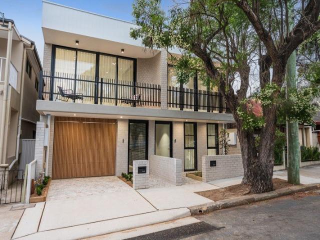 79 Frederick St, brand new 5 bed, metres from Sydenham Metro