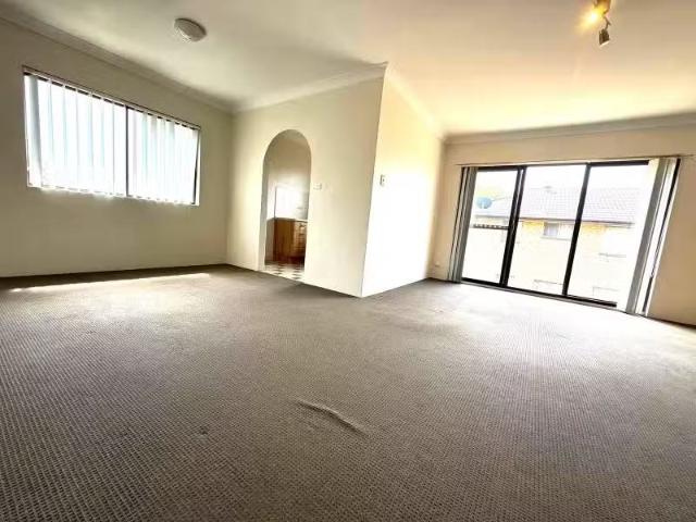 7/9 Hemming Street, Penrith Apartment for rent Listed by Prop.