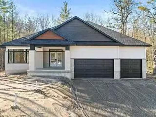 79 Hogan Drive, Mcnab/Braeside, ON, K7S 0H8 house for sale.