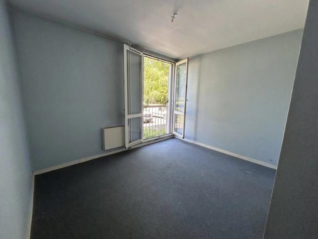 79 m2 pour habitation, profession libérale ou bureaux !