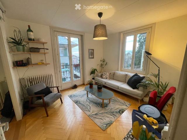79 m²