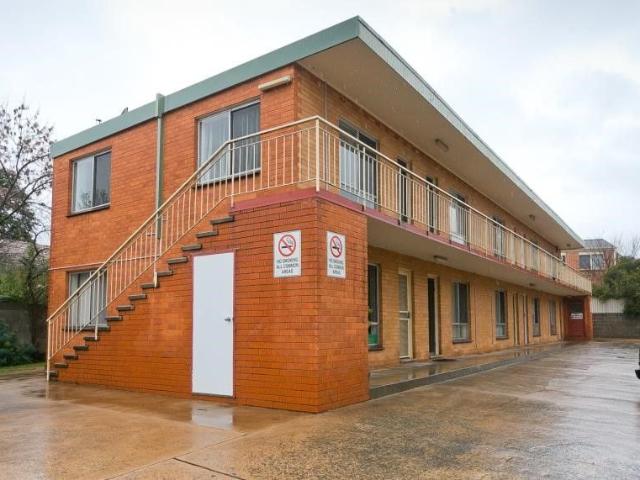 7/9 Macquoid Street, Queanbeyan