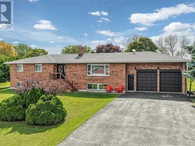 79 Meredith Street W, Little Current, ON, P0P 1K0 house for sale | Listing ID 2130 | Royal LePage