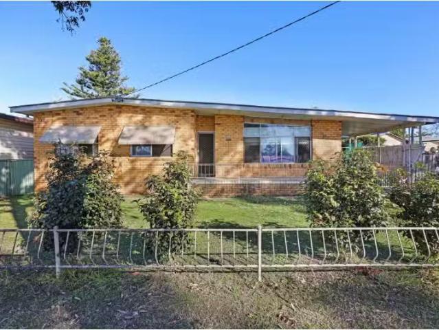 79 Robert Street, TAMWORTH House for rent Listed by Wendy Ske.