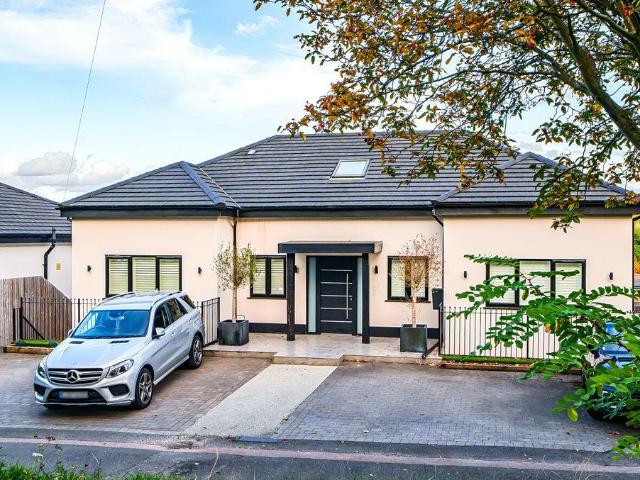 79j Riddlesdown Road, Purley 2 bed apartment to rent £2,100 pcm £485 pw